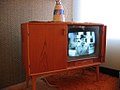 https://upload.wikimedia.org/wikipedia/commons/thumb/b/b9/1950%27s_television.jpg/120px-1950%27s_television.jpg