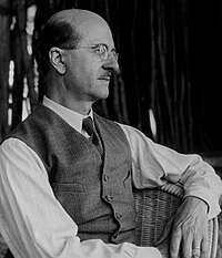 https://upload.wikimedia.org/wikipedia/commons/thumb/3/3f/Ren%C3%A9-Maurice_Gattefoss%C3%A9.jpg/200px-Ren%C3%A9-Maurice_Gattefoss%C3%A9.jpg