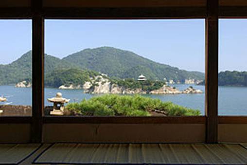 https://upload.wikimedia.org/wikipedia/commons/thumb/d/d0/Fukuzenji_Fukuyama09bs4592.jpg/300px-Fukuzenji_Fukuyama09bs4592.jpg