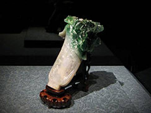 https://upload.wikimedia.org/wikipedia/commons/thumb/2/2a/Jade_cabbage_closeup.jpg/240px-Jade_cabbage_closeup.jpg