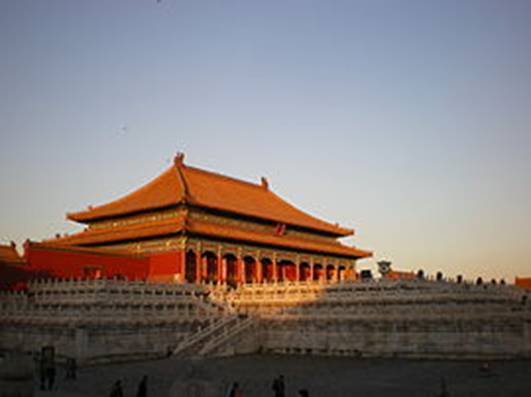 https://upload.wikimedia.org/wikipedia/ja/thumb/5/5a/Taihe_Palace_in_twilight.JPG/270px-Taihe_Palace_in_twilight.JPG