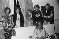 https://upload.wikimedia.org/wikipedia/commons/thumb/1/14/MichaelCooper1967BenMerk.jpg/250px-MichaelCooper1967BenMerk.jpg
