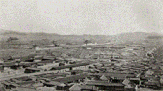 https://upload.wikimedia.org/wikipedia/commons/thumb/0/0d/1894_seoul.png/220px-1894_seoul.png