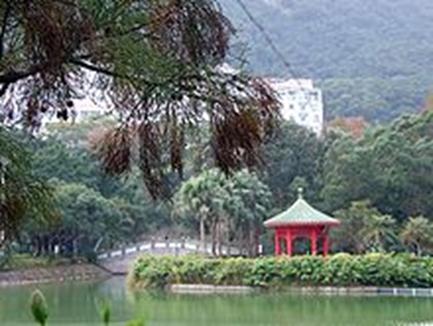 https://upload.wikimedia.org/wikipedia/commons/thumb/8/88/CUHK_LionsPavilion.jpg/220px-CUHK_LionsPavilion.jpg