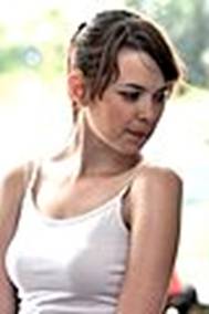 https://upload.wikimedia.org/wikipedia/commons/thumb/4/48/Woman_in_white_top_looking_to_her_left_22March2009.jpg/80px-Woman_in_white_top_looking_to_her_left_22March2009.jpg